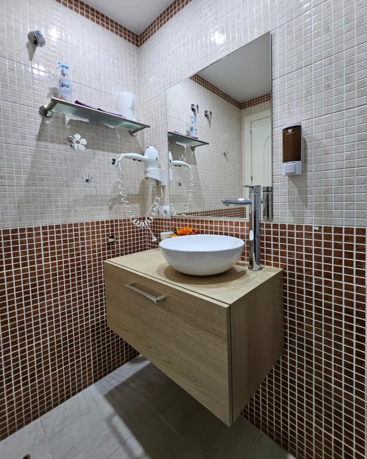 Apartamento Vilallonga ฟิกวยเรส ภายนอก รูปภาพ